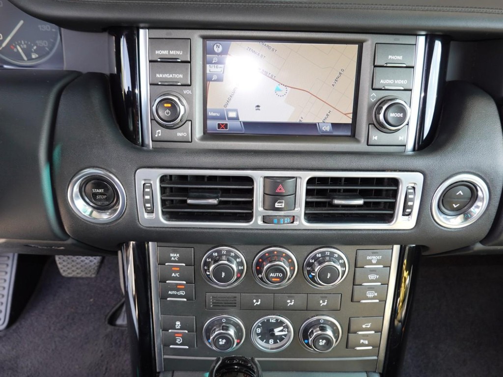 2011 Land Rover Range Rover HSE LUX photo 13