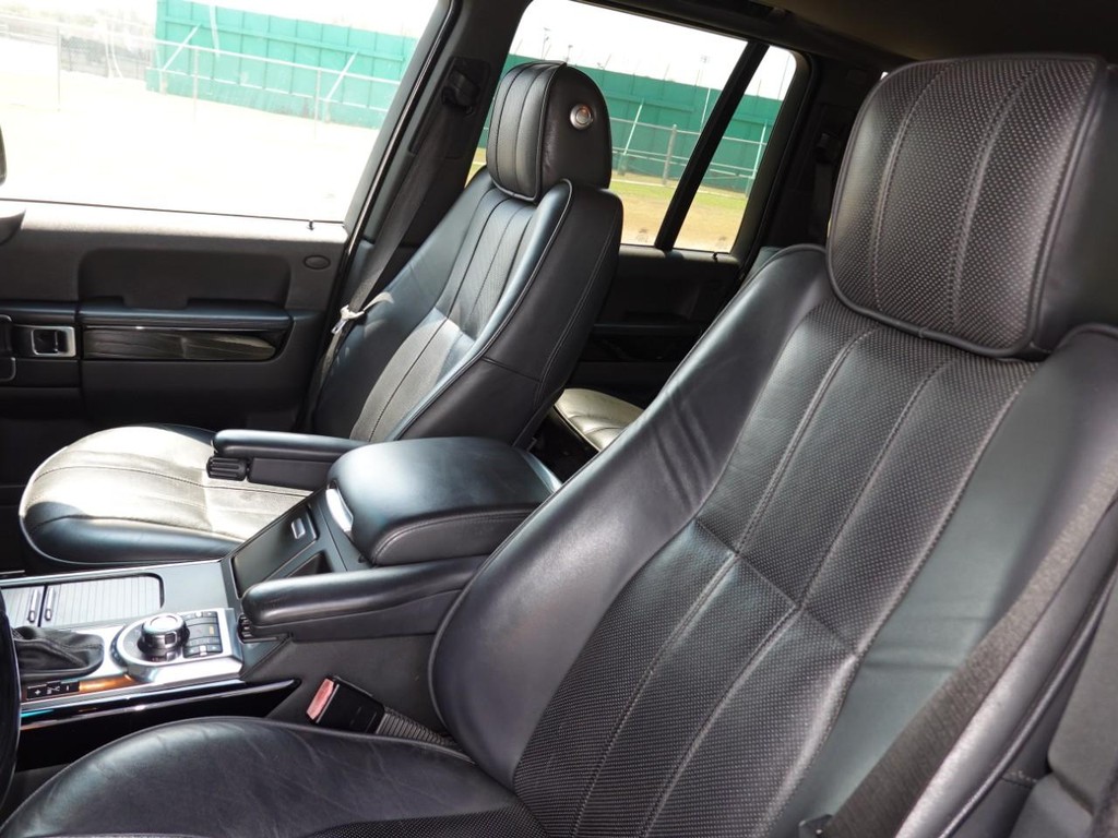 2011 Land Rover Range Rover HSE LUX photo 15