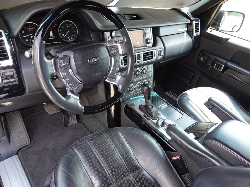2011 Land Rover Range Rover HSE LUX photo 17