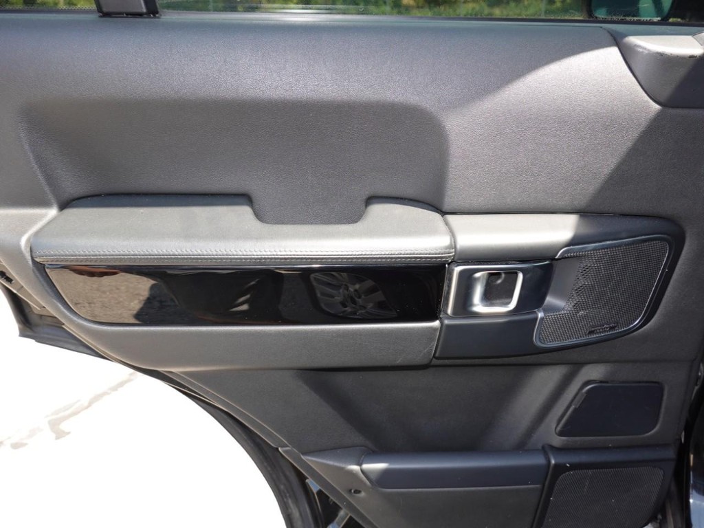 2011 Land Rover Range Rover HSE LUX photo 21