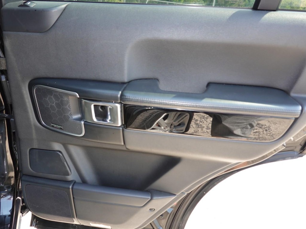 2011 Land Rover Range Rover HSE LUX photo 25