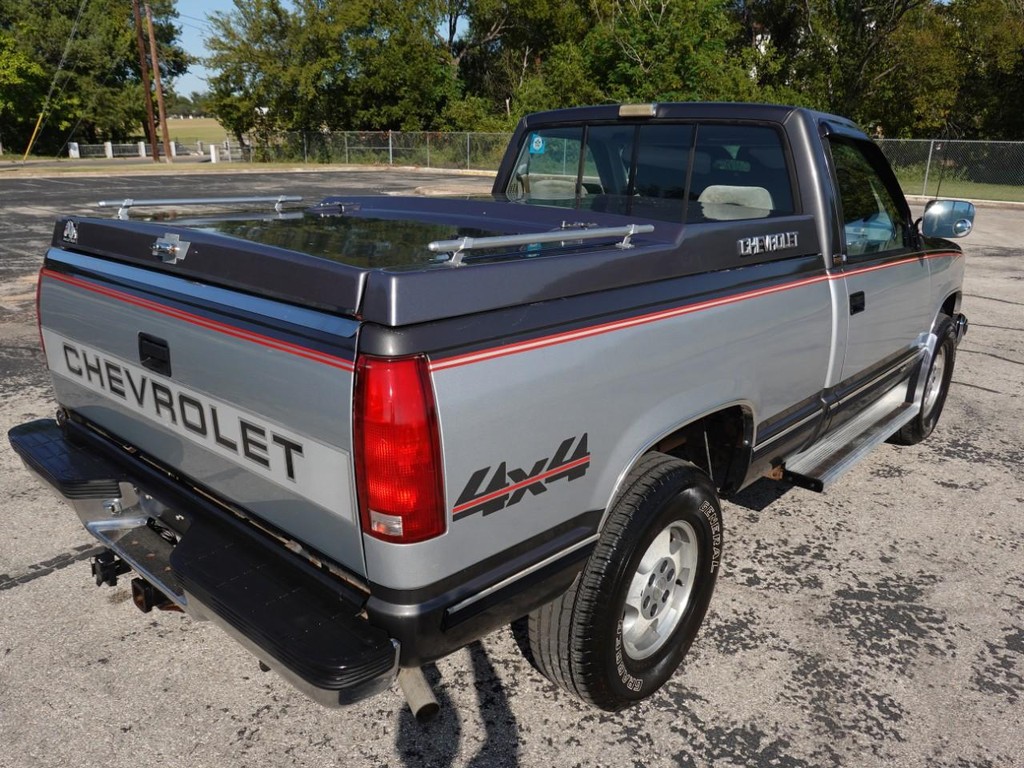 Chevrolet C/K 1500 Vehicle Full-screen Gallery Image 08