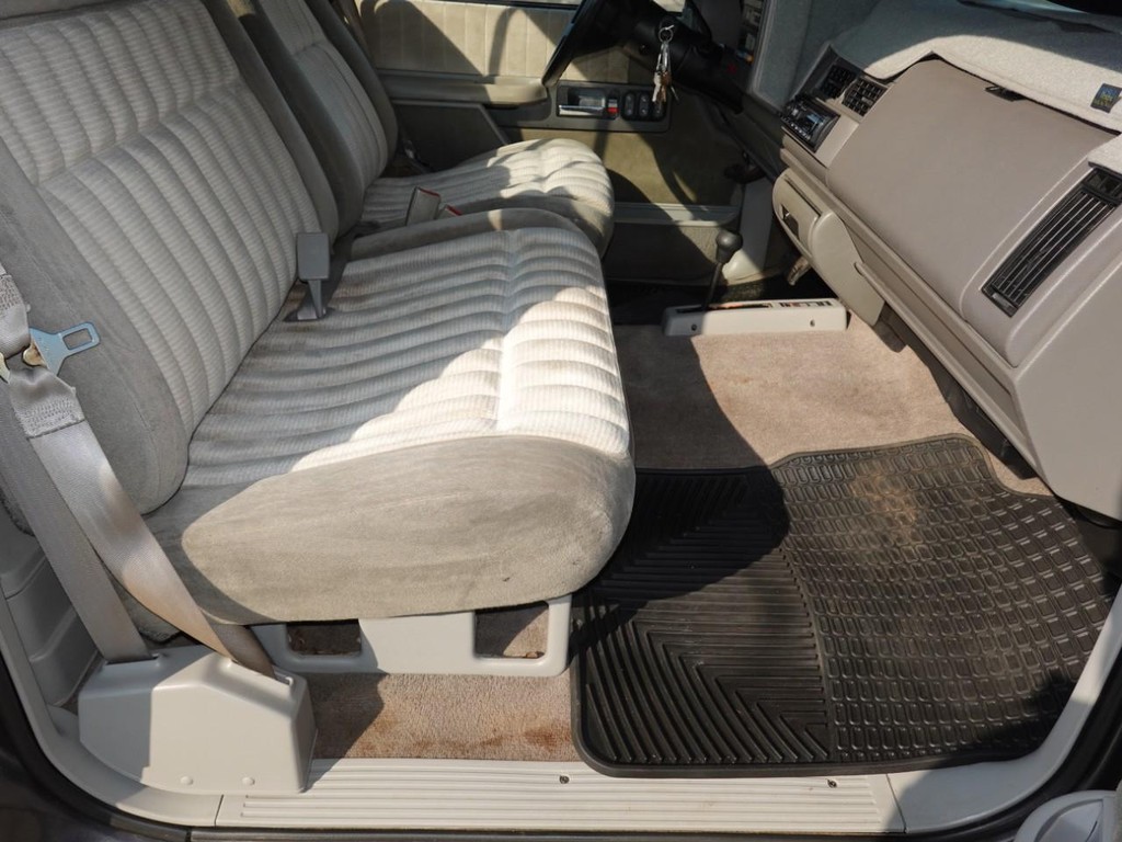 Chevrolet C/K 1500 Vehicle Full-screen Gallery Image 20