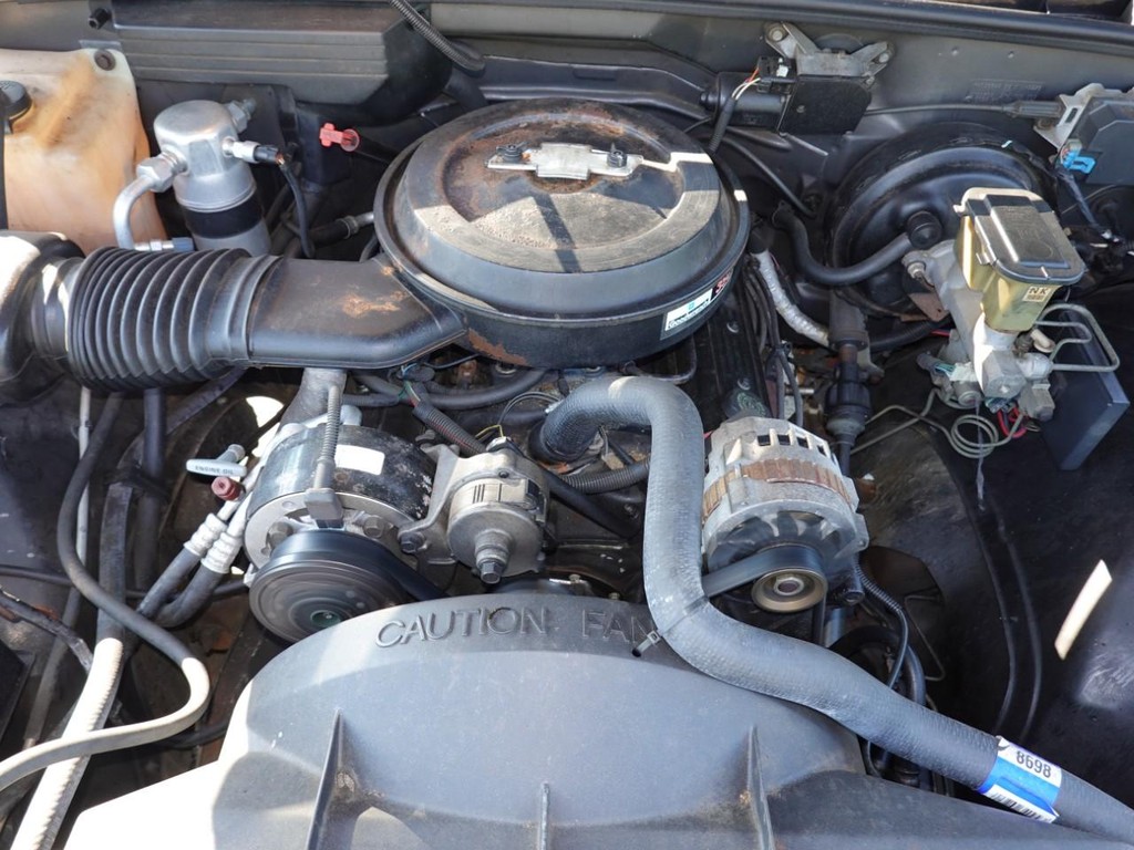 Chevrolet C/K 1500 Vehicle Full-screen Gallery Image 24