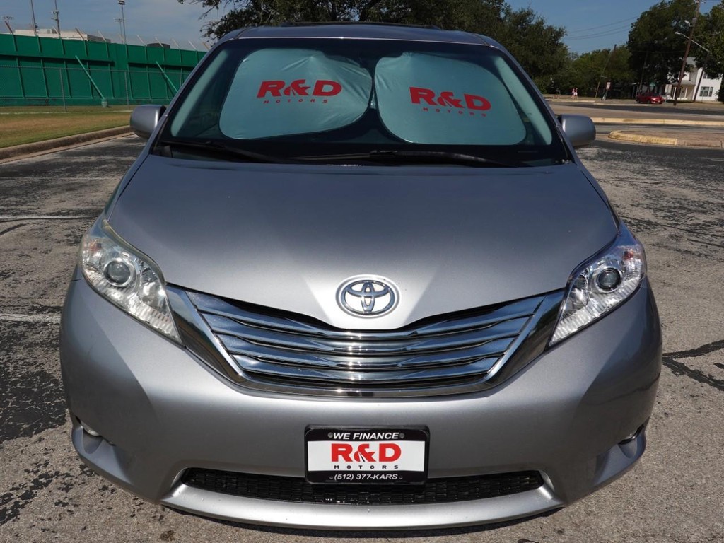 2012 Toyota Sienna Limited photo 2