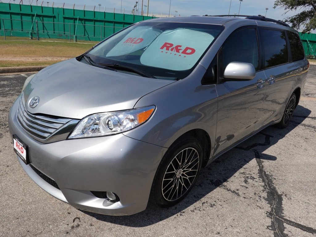 2012 Toyota Sienna Limited photo 3