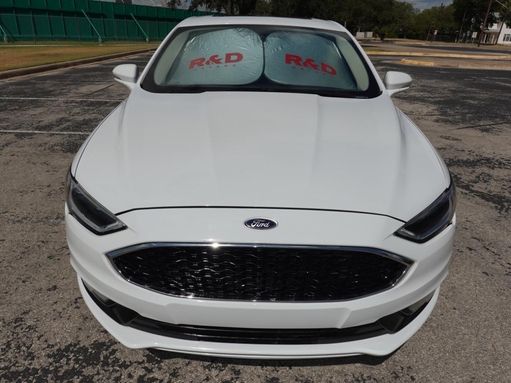 2018 Ford Fusion Titanium photo 2