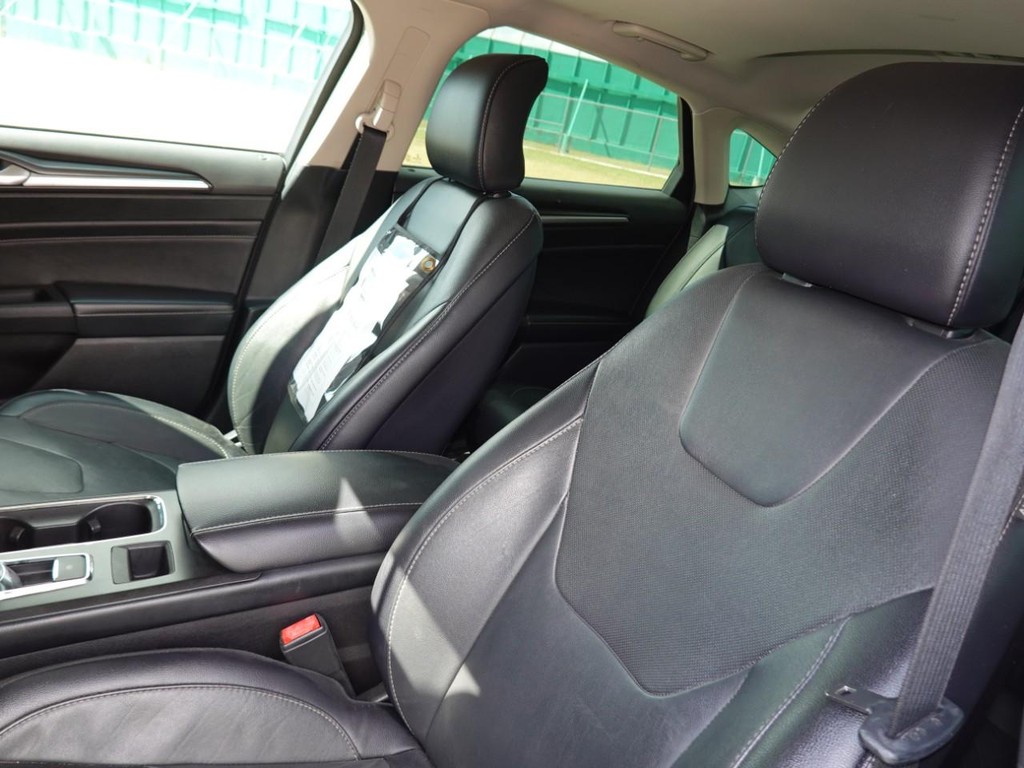 2018 Ford Fusion Titanium photo 15