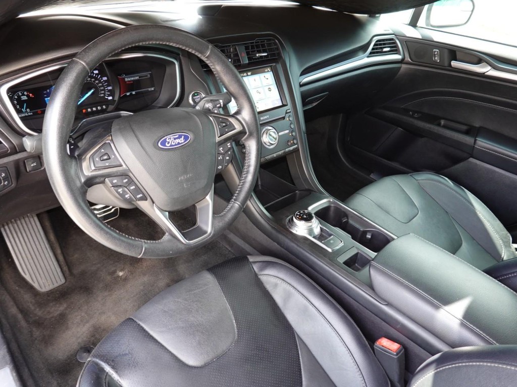 2018 Ford Fusion Titanium photo 17