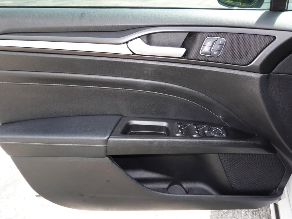 2018 Ford Fusion Titanium photo 18