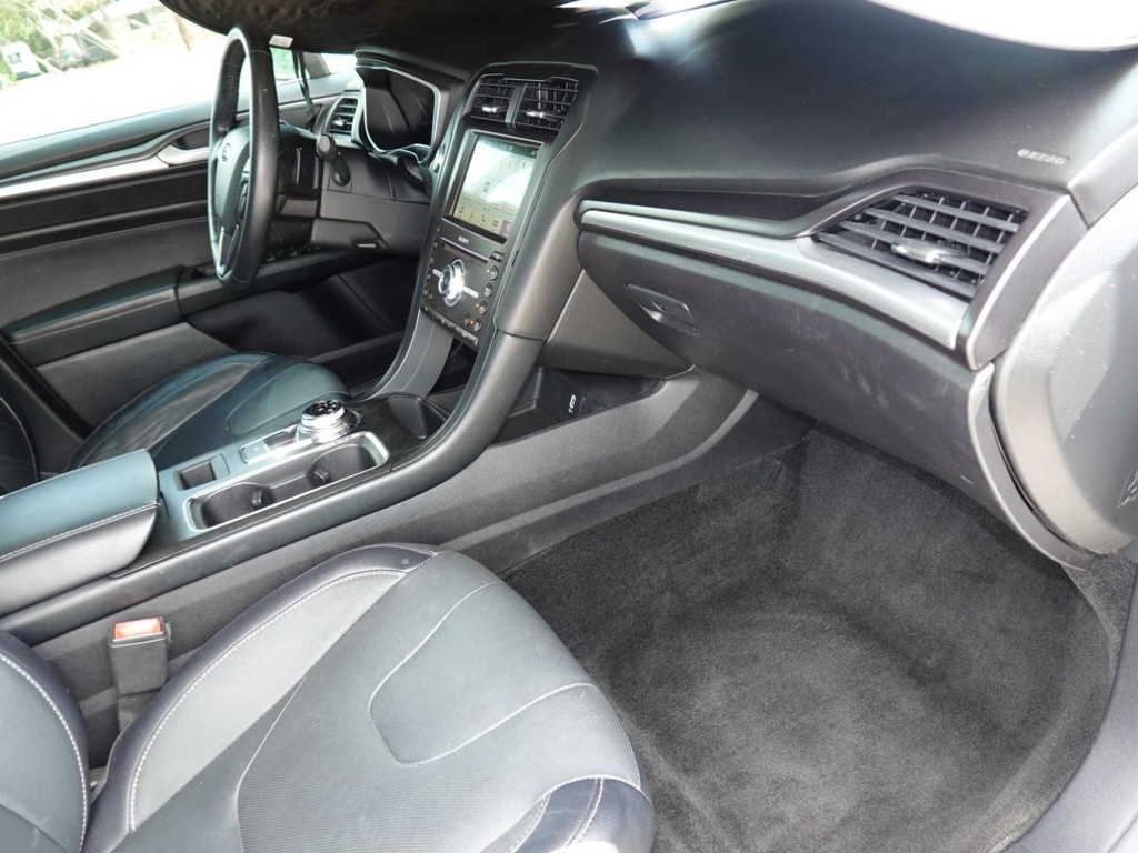 2018 Ford Fusion Titanium photo 21