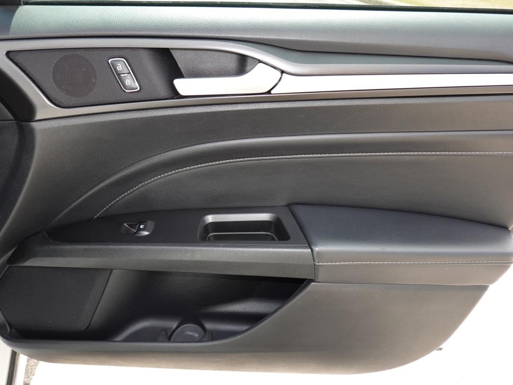 2018 Ford Fusion Titanium photo 22