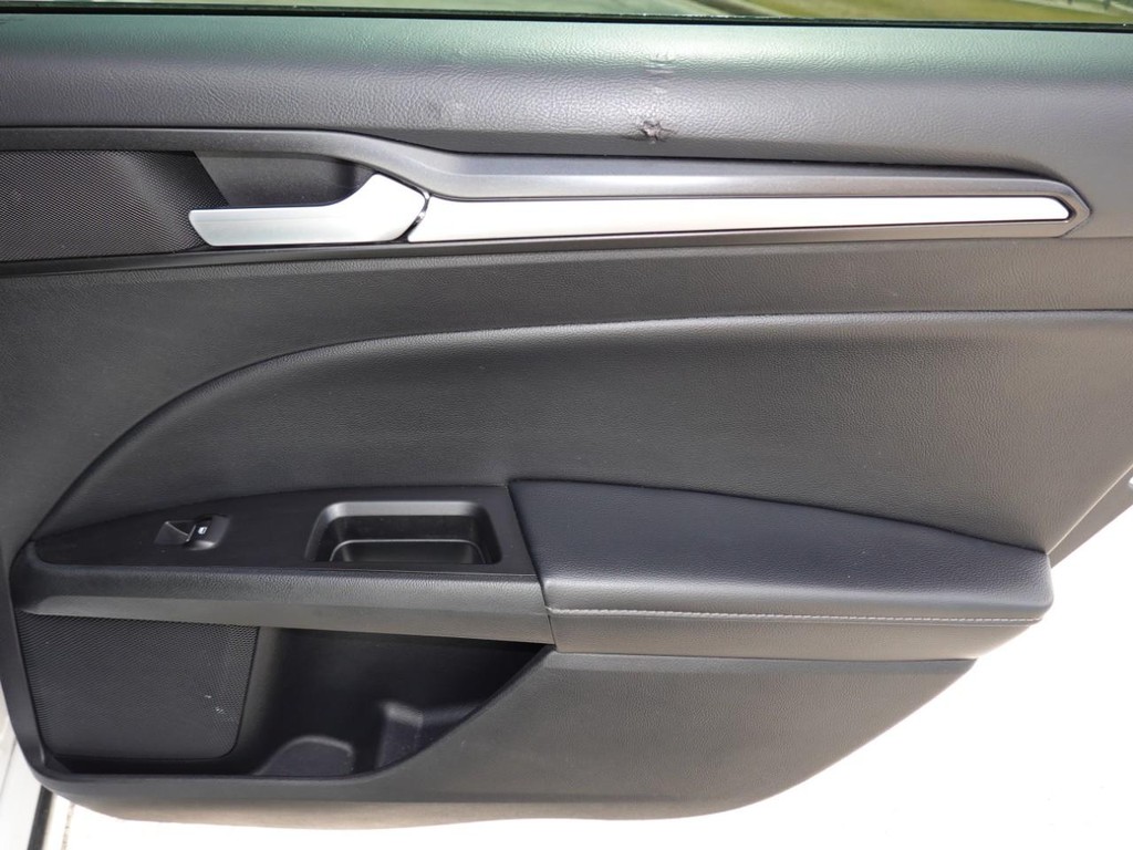 2018 Ford Fusion Titanium photo 24