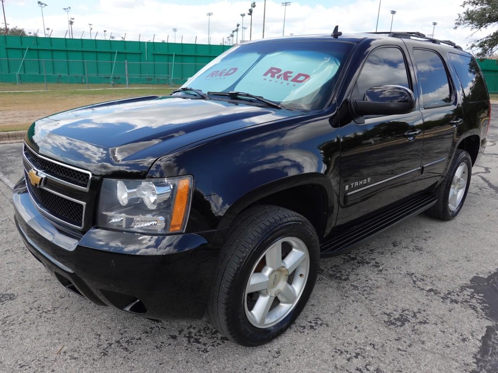 2007 Chevrolet Tahoe LT photo 3
