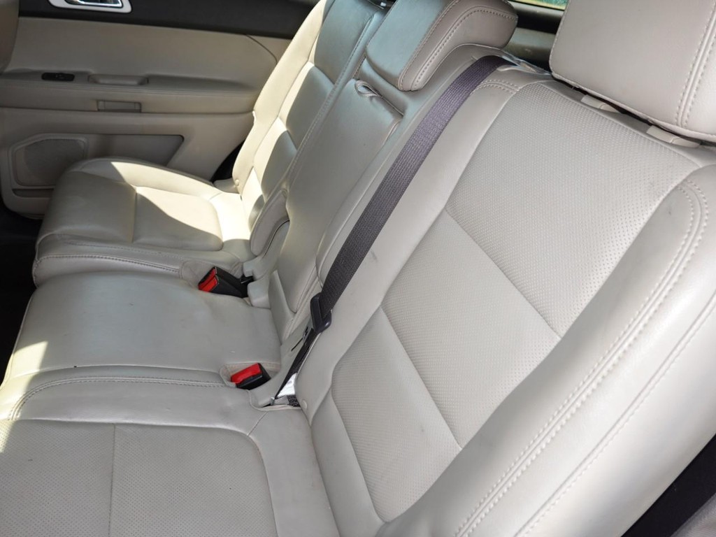 2012 Ford Explorer Limited photo 17