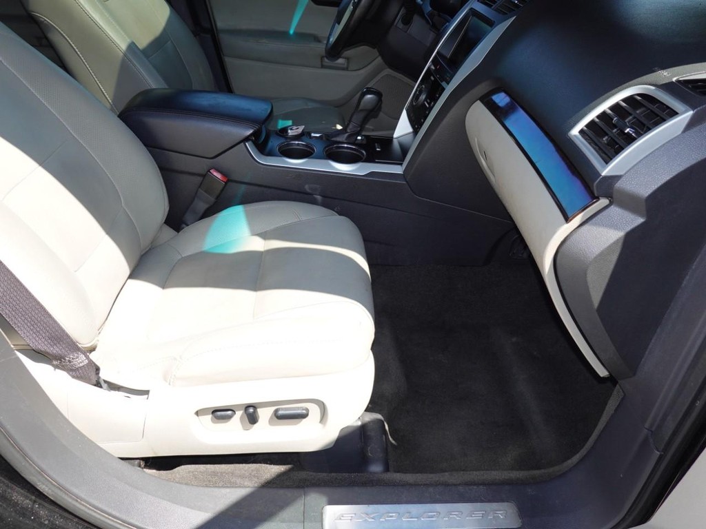 2012 Ford Explorer Limited photo 21