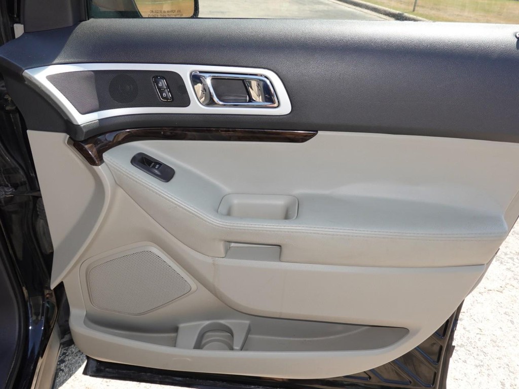 2012 Ford Explorer Limited photo 22