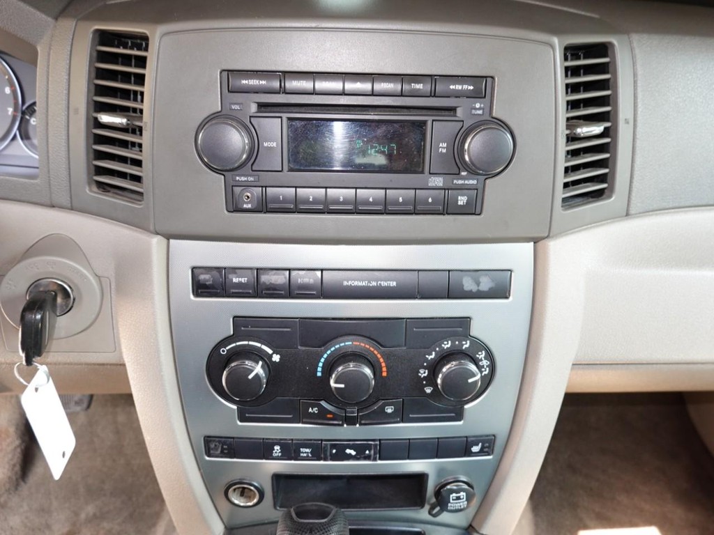 2006 Jeep Grand Cherokee Laredo photo 10