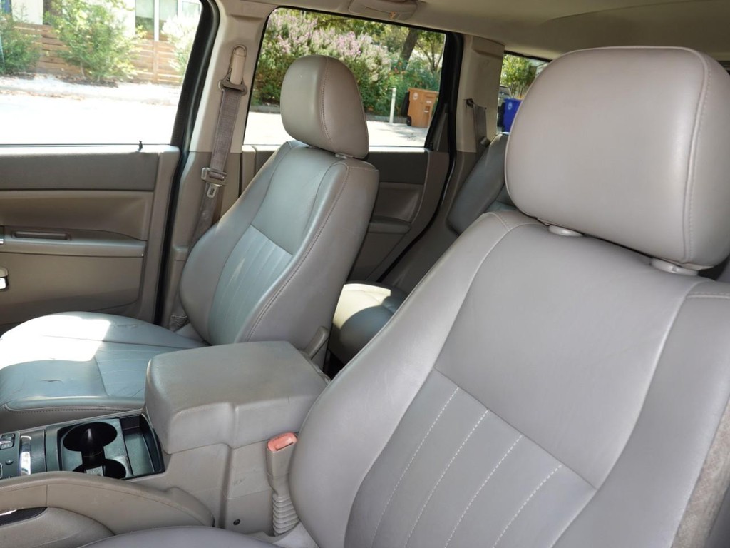 2006 Jeep Grand Cherokee Laredo photo 11