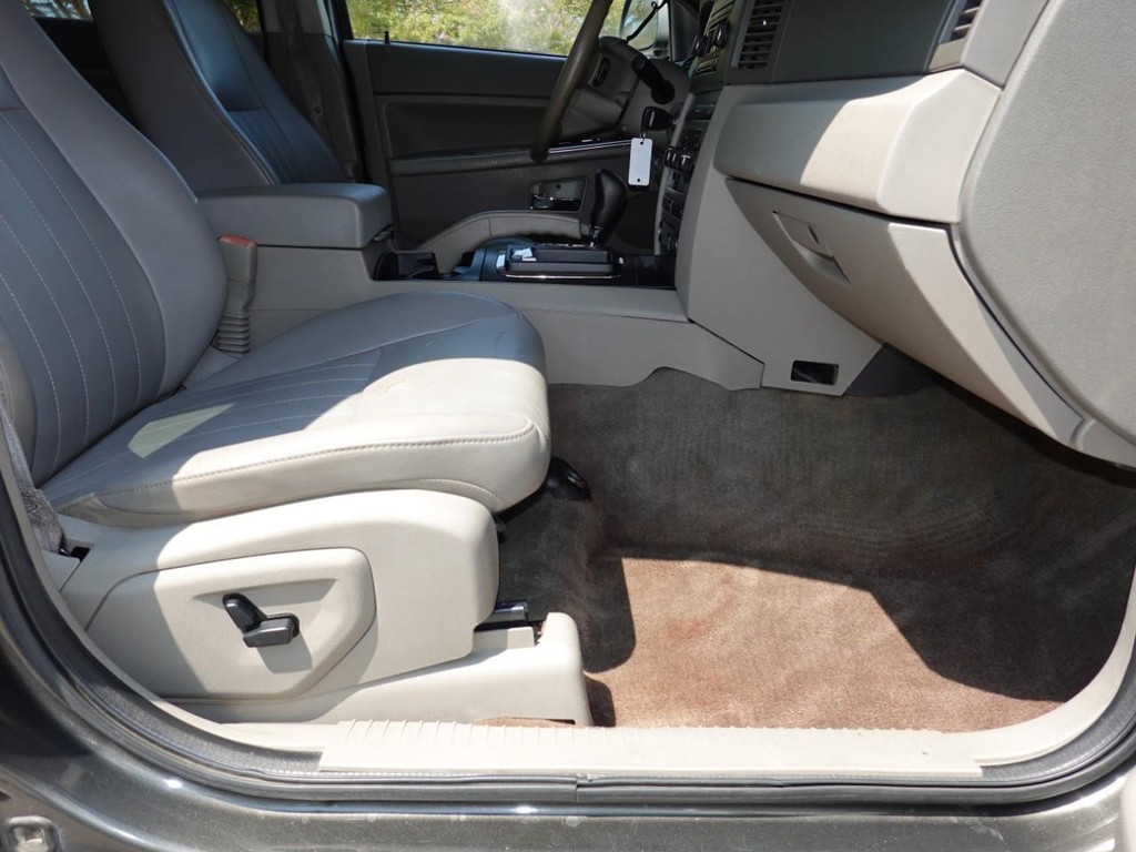 2006 Jeep Grand Cherokee Laredo photo 16