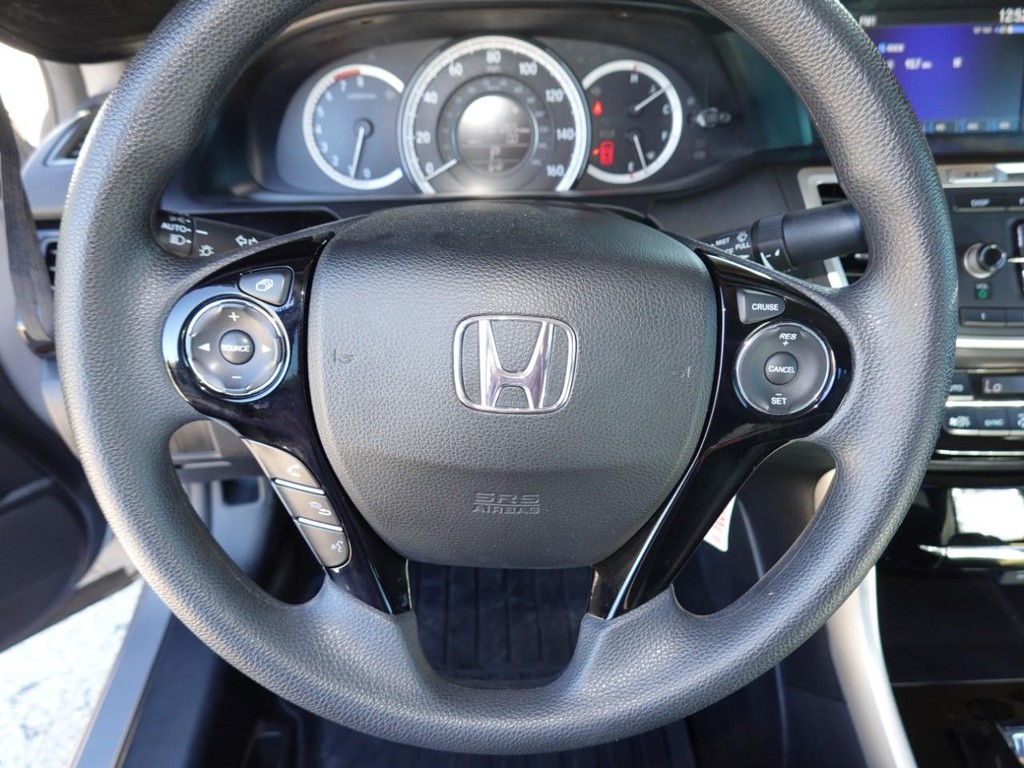 Honda Accord Sedan Vehicle Full-screen Gallery Image 13