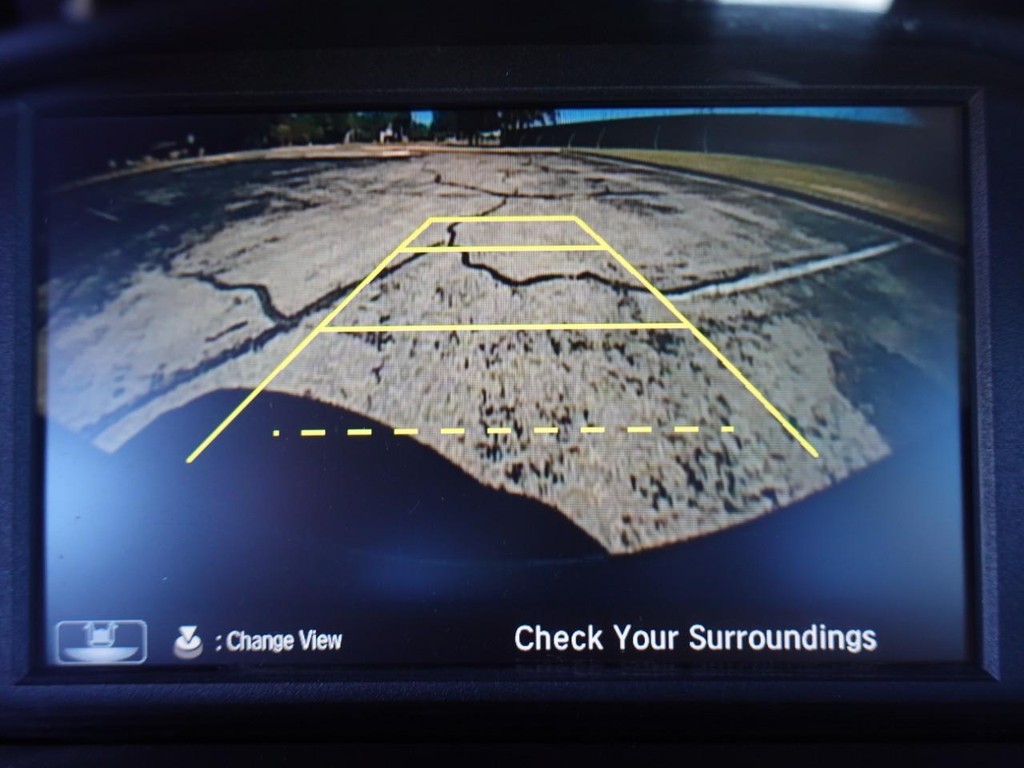 Honda Accord Sedan Vehicle Full-screen Gallery Image 15