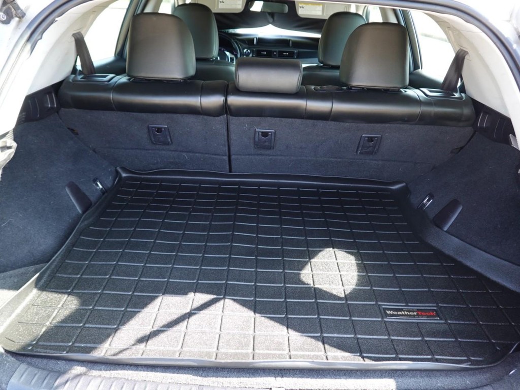 Lexus CT 200h Vehicle Full-screen Gallery Image 26