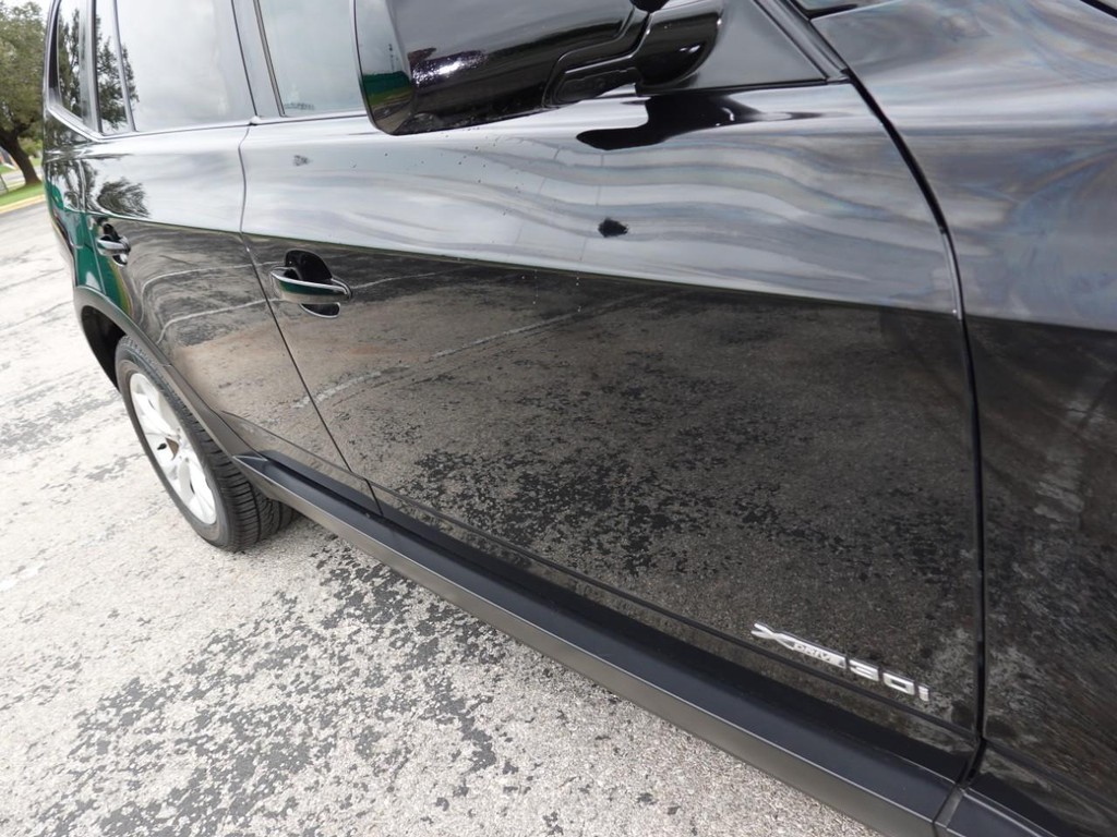 BMW X3 Vehicle Full-screen Gallery Image 11