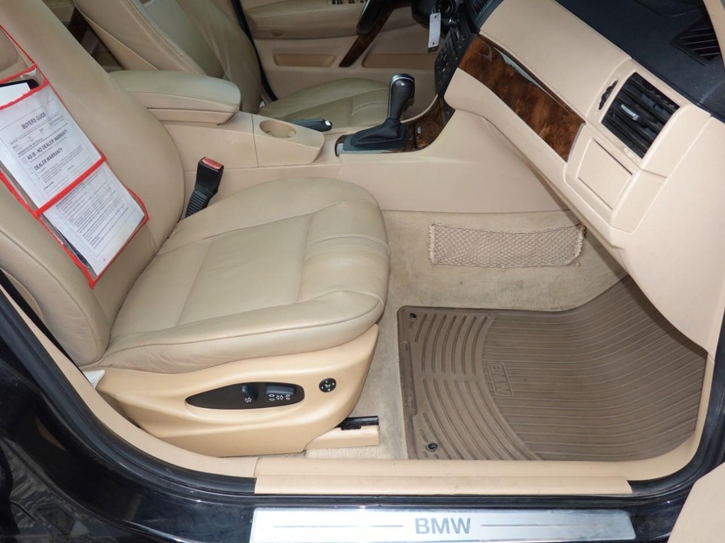 BMW X3 Vehicle Full-screen Gallery Image 22