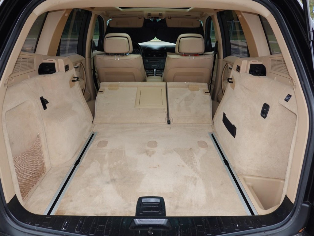 BMW X3 Vehicle Full-screen Gallery Image 27