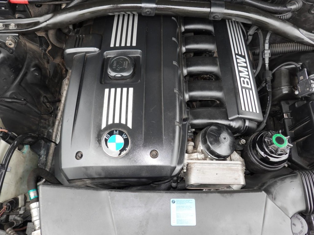 BMW X3 Vehicle Full-screen Gallery Image 28