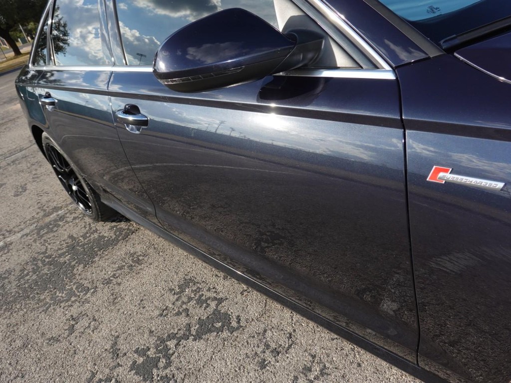 Audi A6 Vehicle Full-screen Gallery Image 11