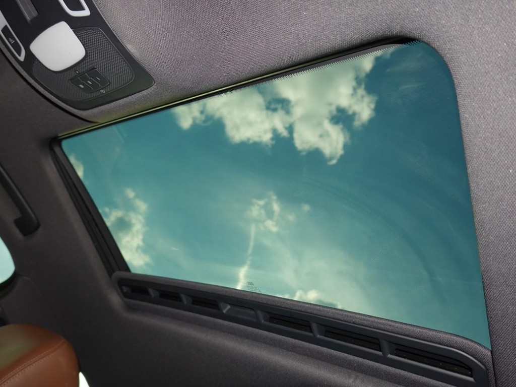 Audi A6 Vehicle Full-screen Gallery Image 17