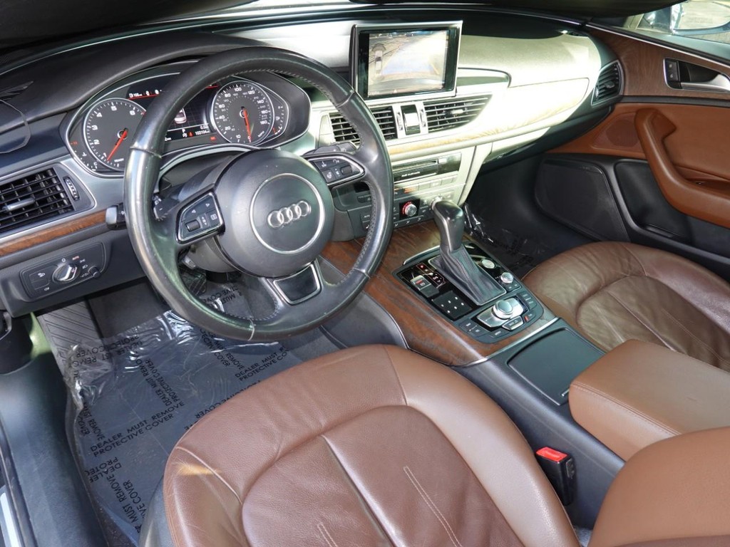 Audi A6 Vehicle Full-screen Gallery Image 18