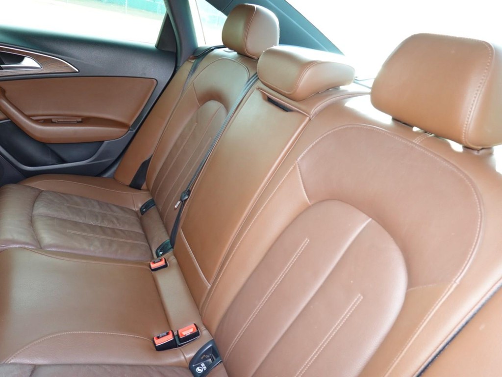 Audi A6 Vehicle Full-screen Gallery Image 20