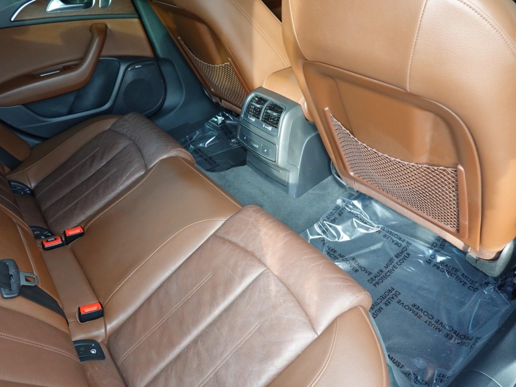 Audi A6 Vehicle Full-screen Gallery Image 26