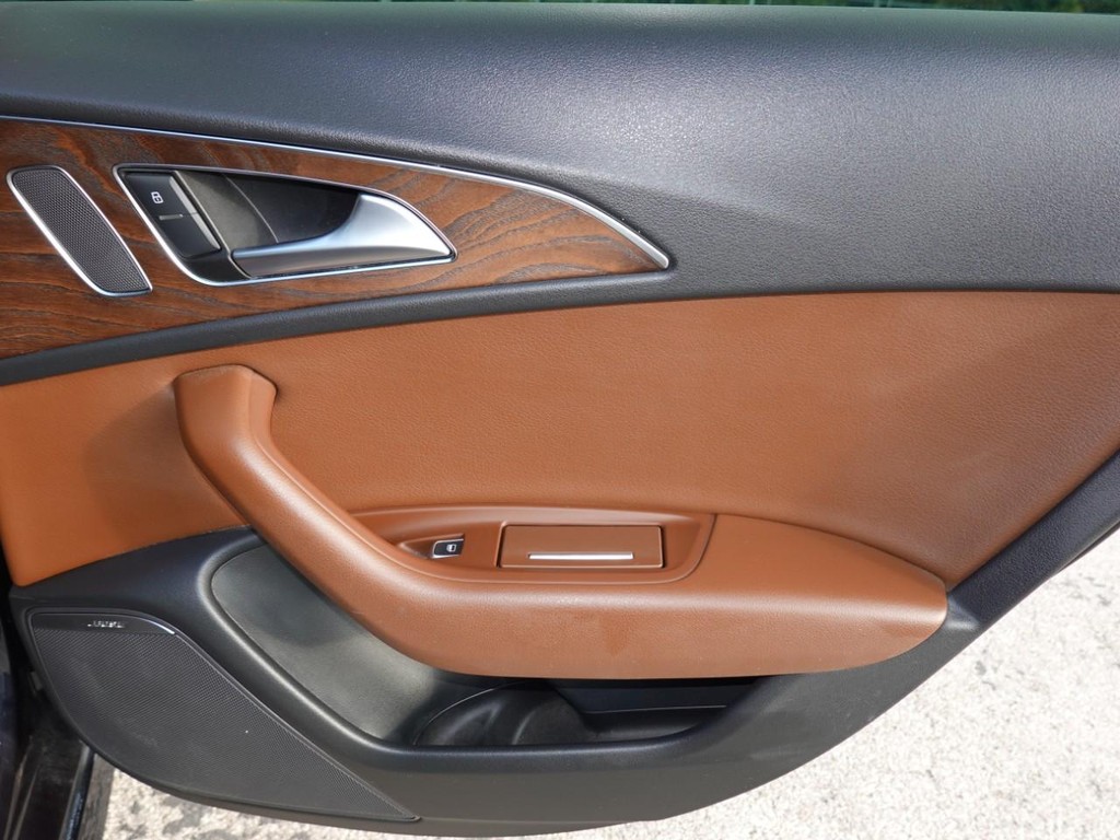 Audi A6 Vehicle Full-screen Gallery Image 27