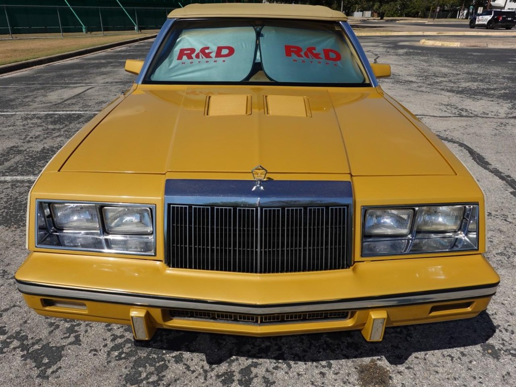 Chrysler Lebaron Vehicle Full-screen Gallery Image 02