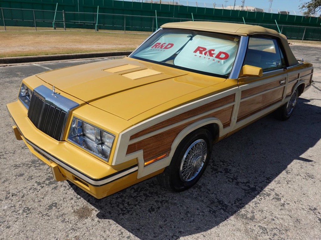 Chrysler Lebaron Vehicle Full-screen Gallery Image 03