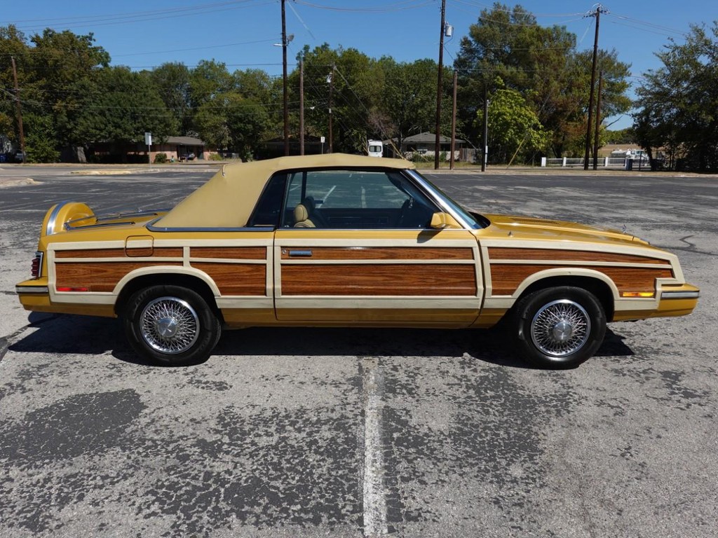 Chrysler Lebaron Vehicle Full-screen Gallery Image 09