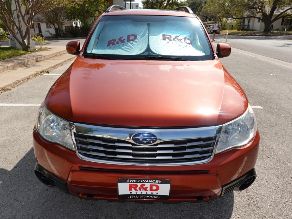 Subaru Forester Vehicle Full-screen Gallery Image 02