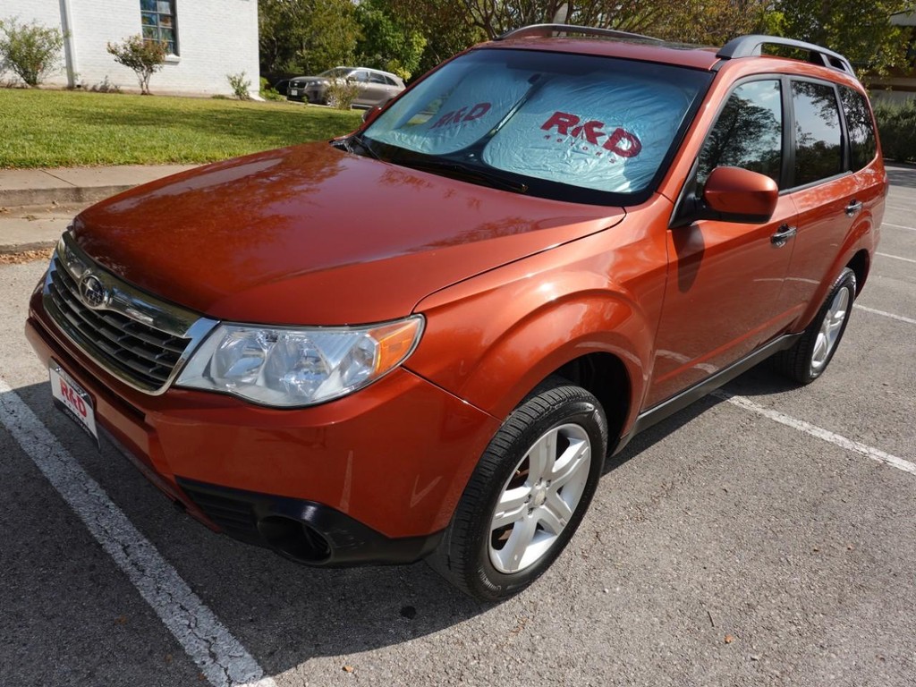 Subaru Forester Vehicle Full-screen Gallery Image 03