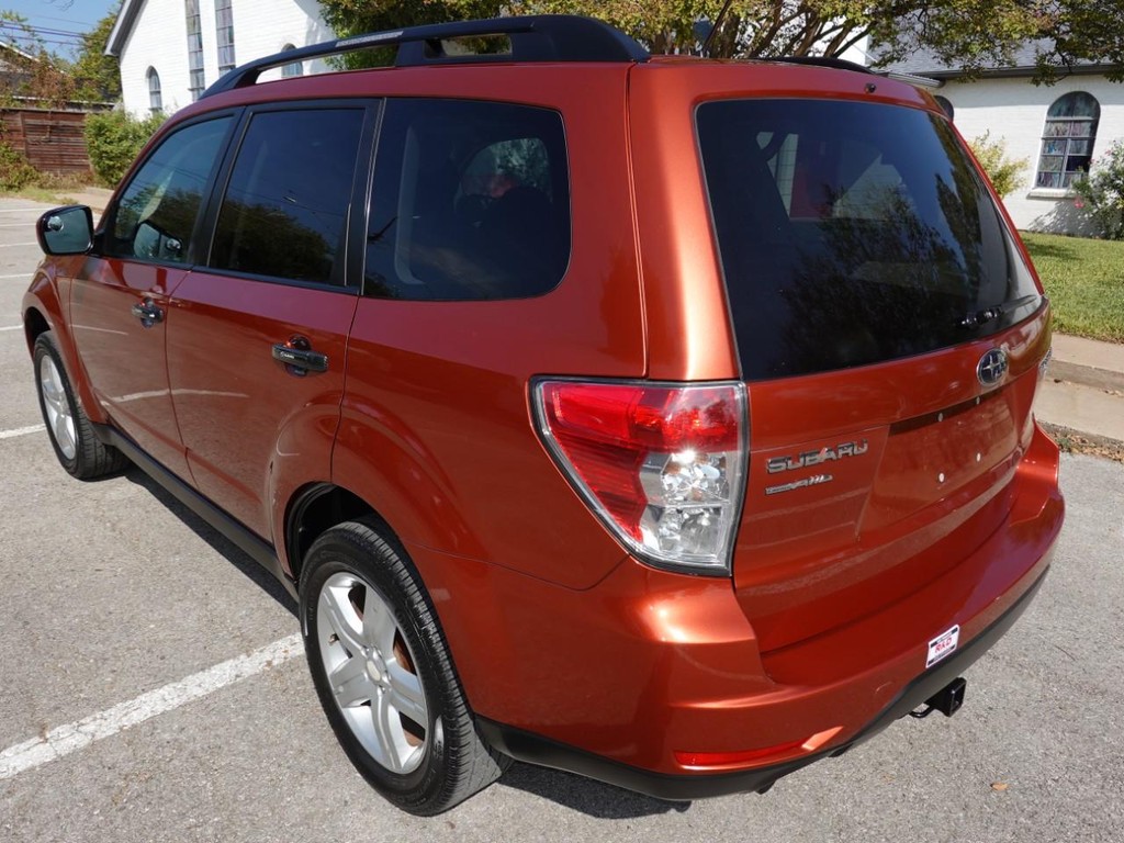 Subaru Forester Vehicle Full-screen Gallery Image 05