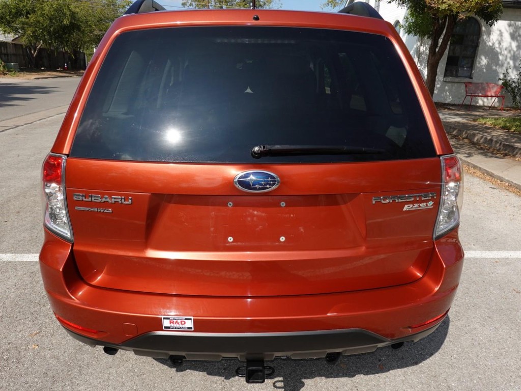 Subaru Forester Vehicle Full-screen Gallery Image 06