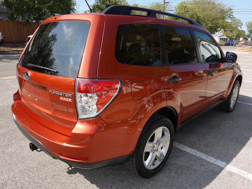 Subaru Forester Vehicle Full-screen Gallery Image 07