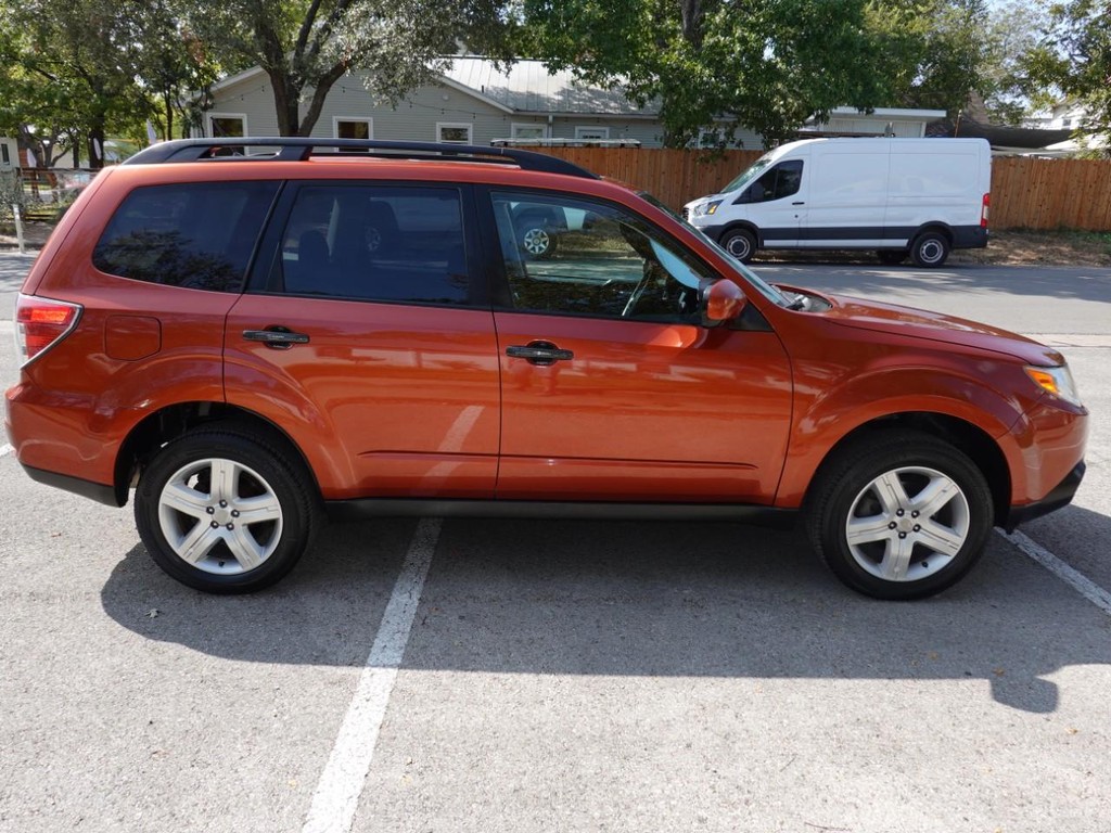 Subaru Forester Vehicle Full-screen Gallery Image 08