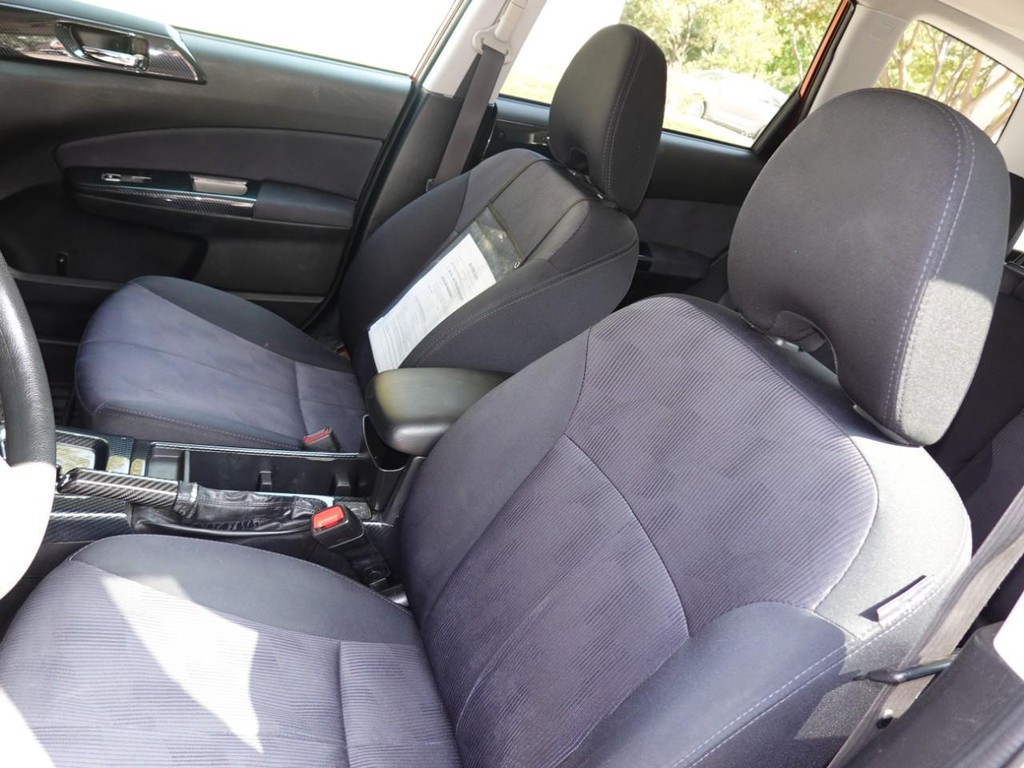 Subaru Forester Vehicle Full-screen Gallery Image 14