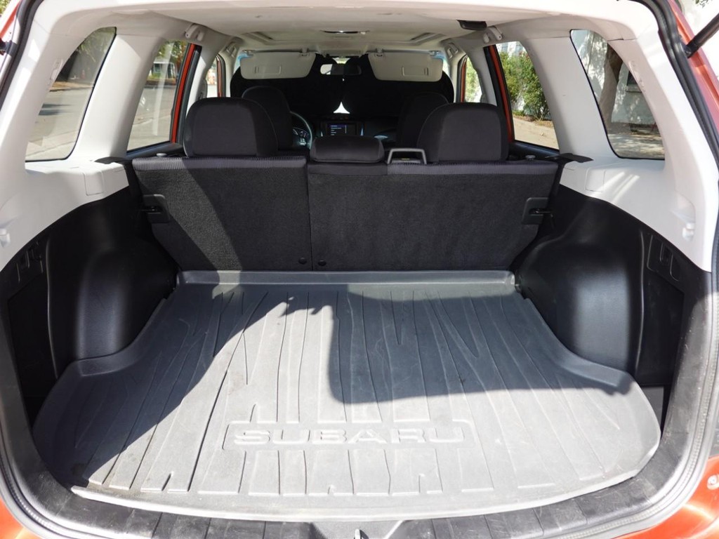 Subaru Forester Vehicle Full-screen Gallery Image 25
