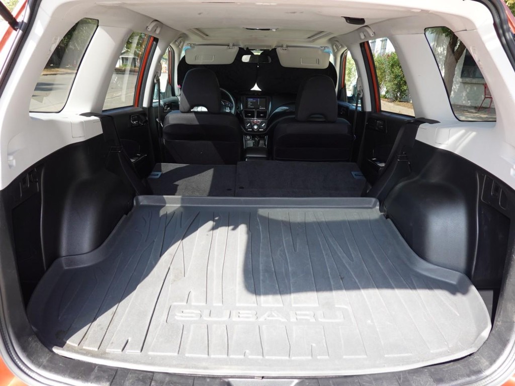 Subaru Forester Vehicle Full-screen Gallery Image 26