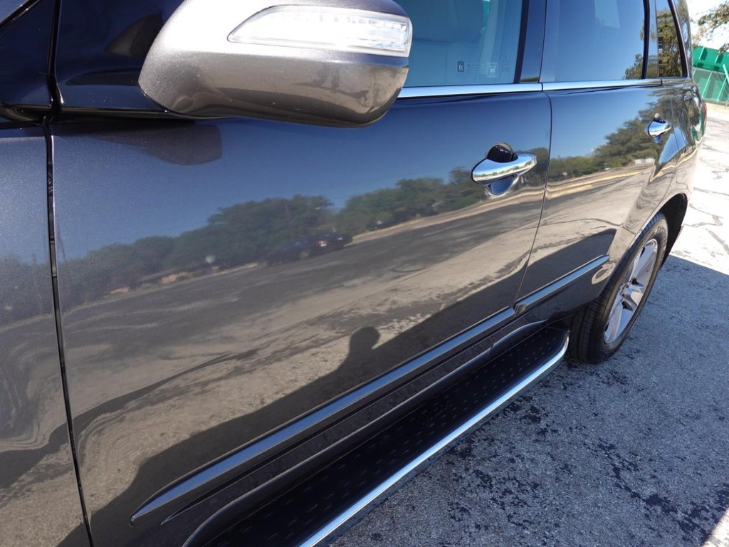 Acura MDX Vehicle Full-screen Gallery Image 10